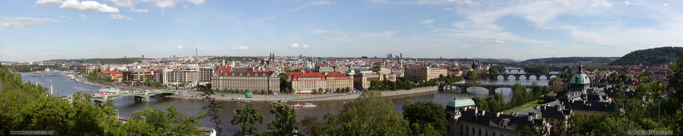 2002_05_14_01_ph_praha_z_letensky_plane