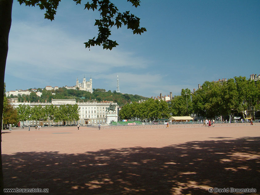 2003_0809_095737_al_lyon_namesti