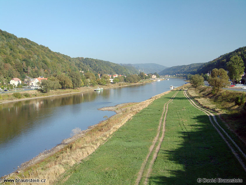 2003_0919_145524_kh_labe_v_bad_schandau_proti_proudu