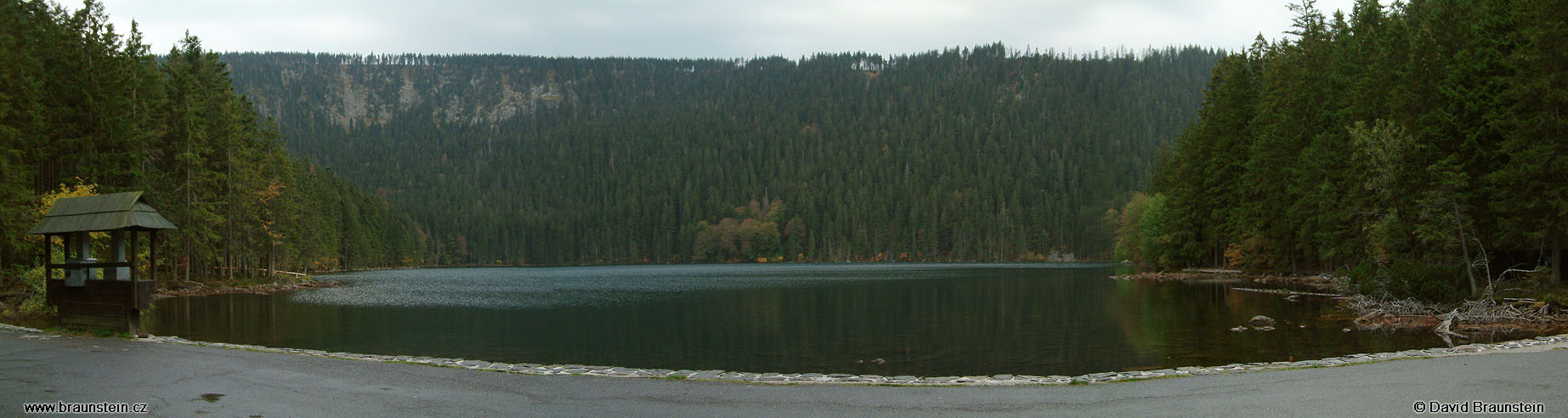 2003_0923_075739_su_cerne_jezero