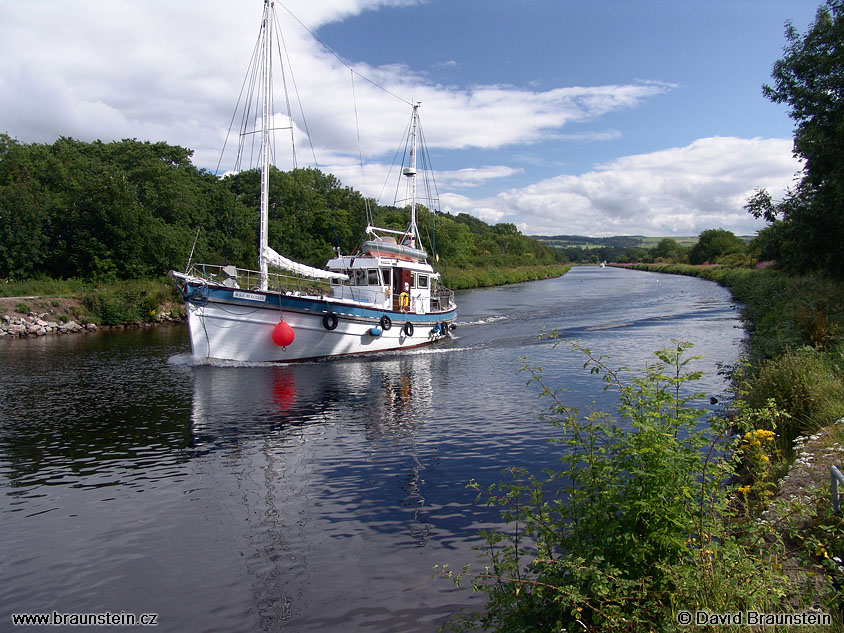 2004_0806_154932_sk_lod_na_kanalu_u_inverness