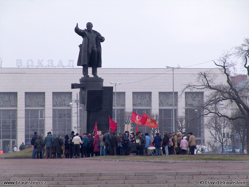 2005_0422_141243_ru_lenin_a_jeho_verni