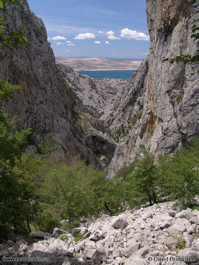 2005_0609_110911_hr_mala_paklenica_pohled_na_more