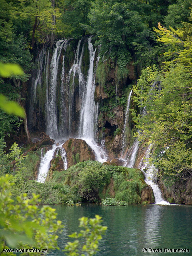 2005_0611_105504_hr_vodopad_do_j_okrugljak