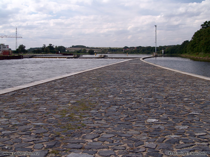 2005_0827_125531_cz_vltava_kanal_u_vranan