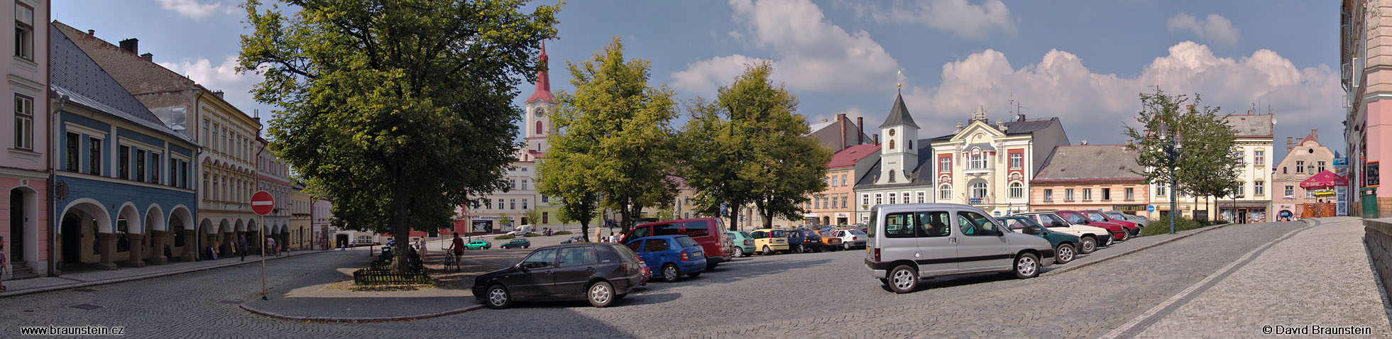 2005_0901_141025_cz_namesti_v_kralikach