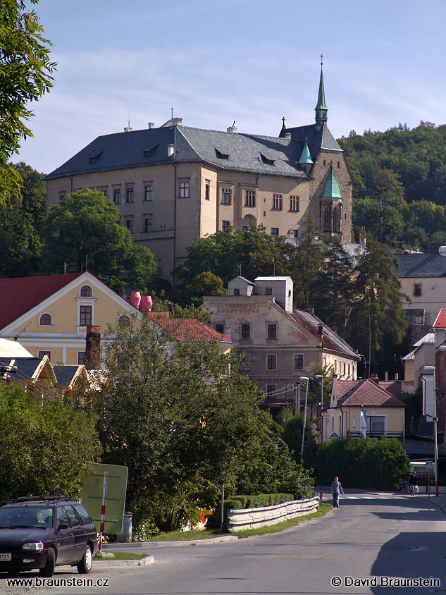 2005_0903_091848_cz_hrad_ve_sternberku