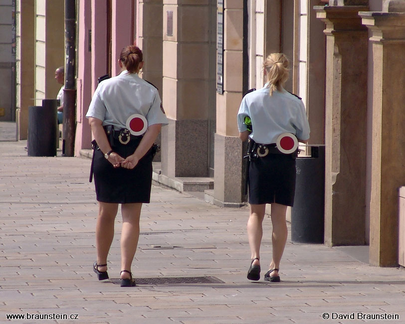 2005_0903_122128_cz_policistky_v_olomouci