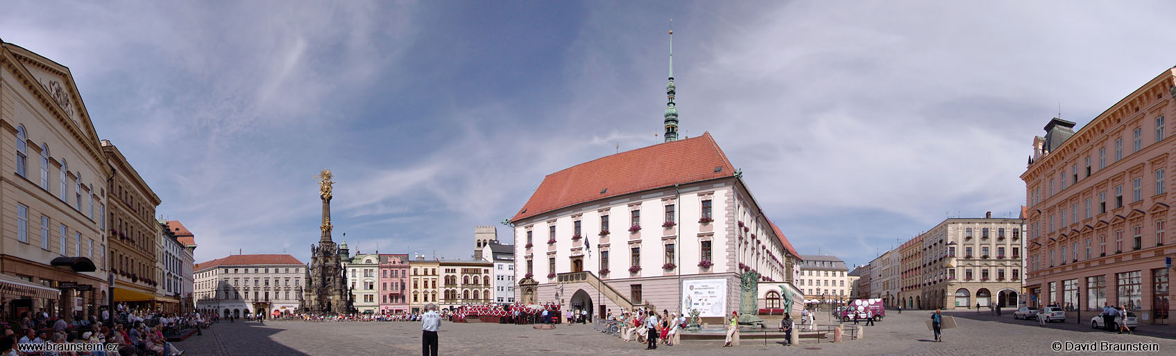 2005_0903_130124_cz_namesti_v_olomouci