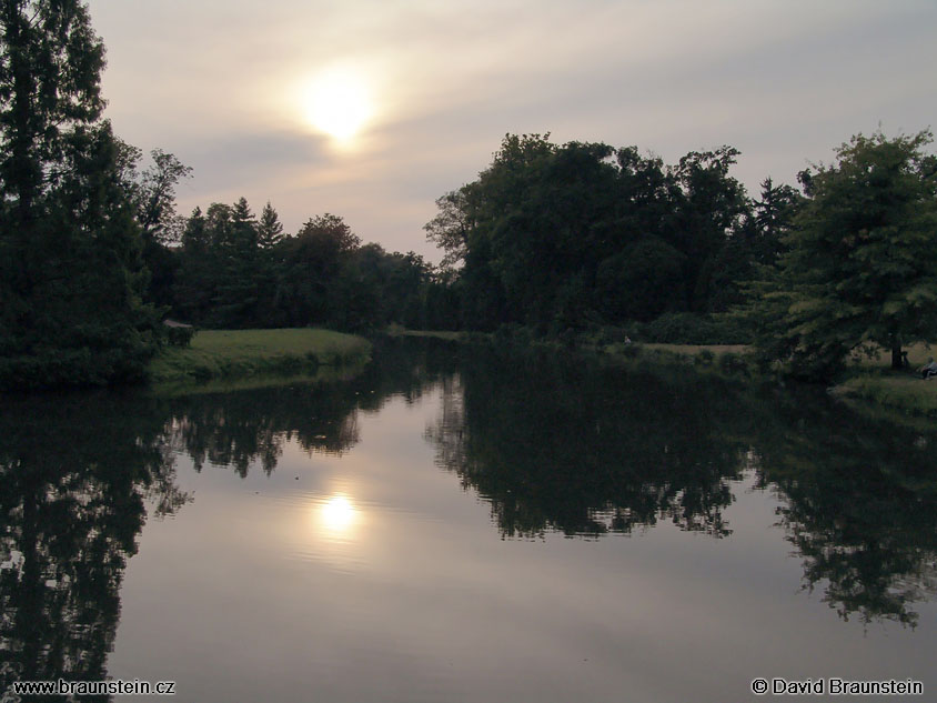 2005_0904_171202_cz_zamecky_park_v_lednici