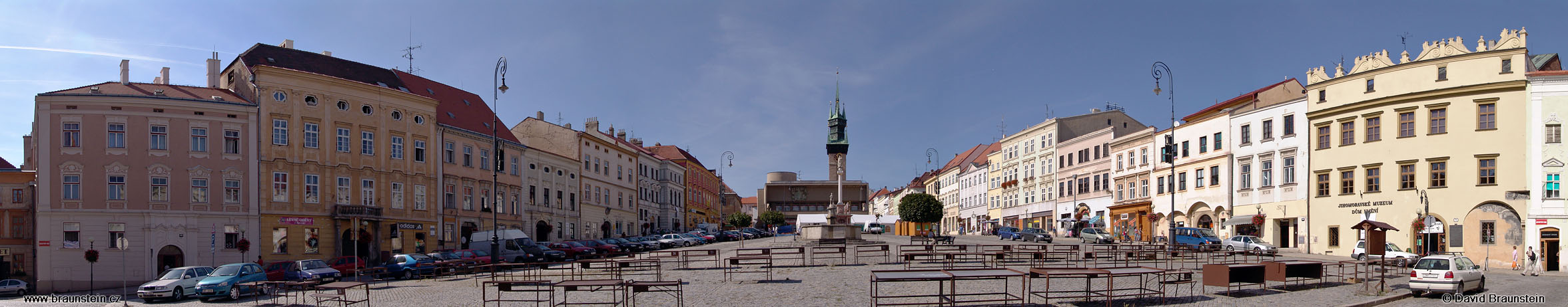 2005_0905_142850_cz_masarykovo_namesti_ve_znojme