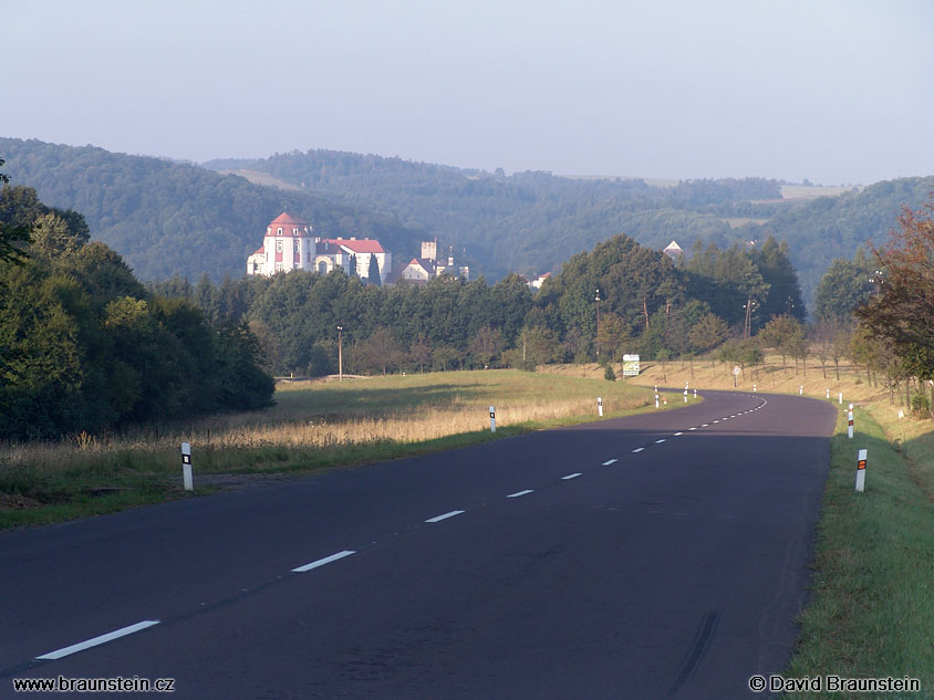 2005_0906_065517_cz_silnice_vranovsky_zamek