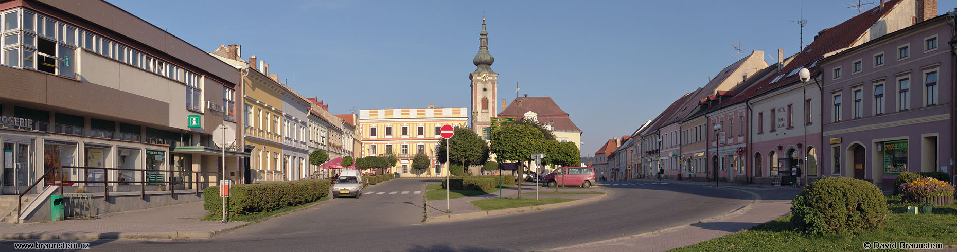 2005_0906_170130_cz_namesti_v_nove_bystrici