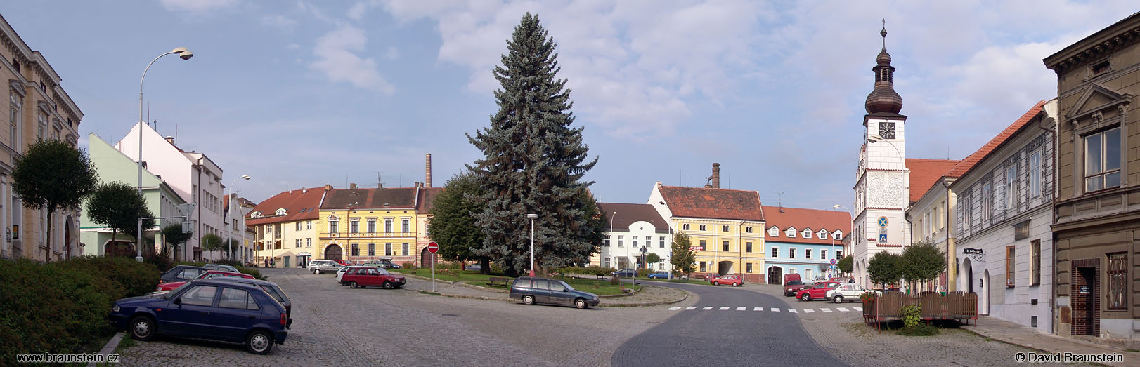 2005_0910_075500_cz_namesti_ve_volyni