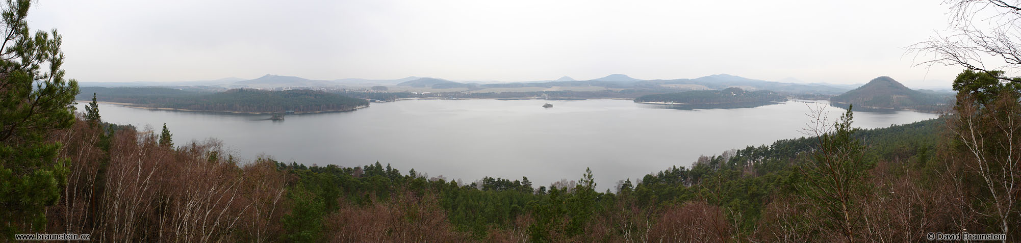 2006_0409_095033_se_machovo_jezero_z_borneho_3