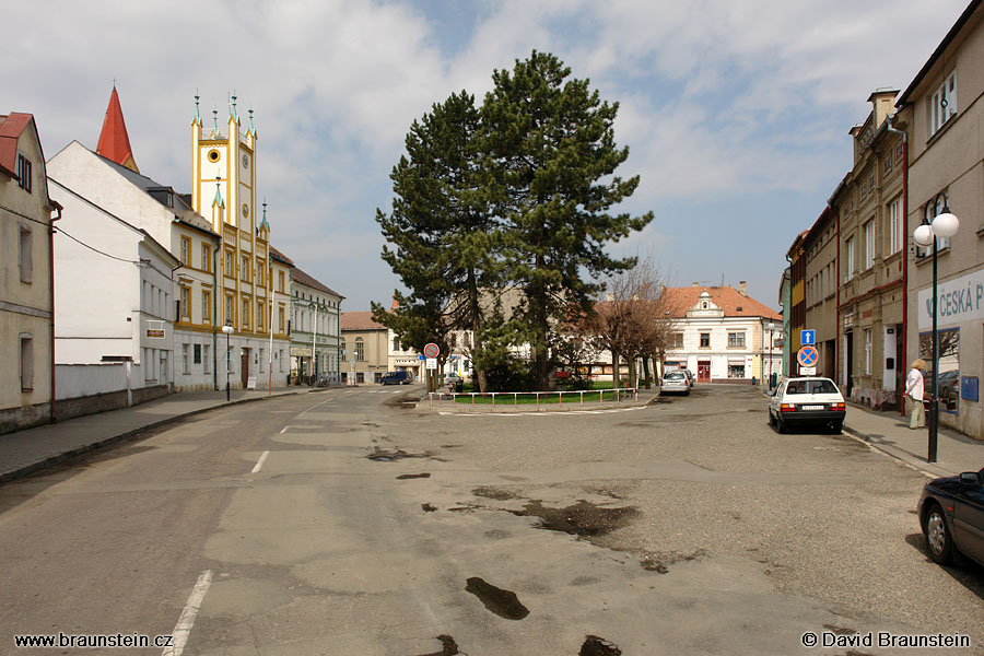 2006_0423_104254_se_namesti_ve_msene