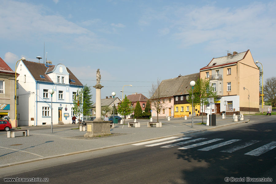 2006_0508_080721_se_namesti_v_zandove