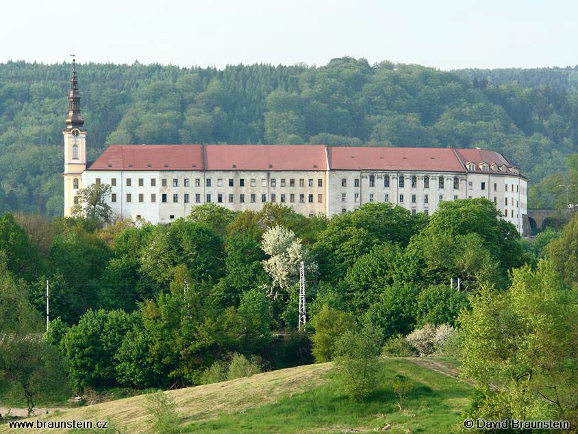 2006_0508_165904_se_zamek_v_decine