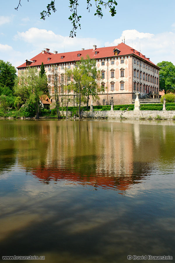 2006_0509_122225_se_zamek_v_libochovicich_rybnik