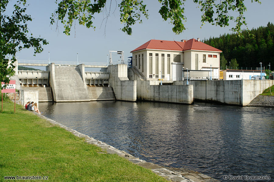 2006_0617_070441_vl_hraz_v_n_lipno_2