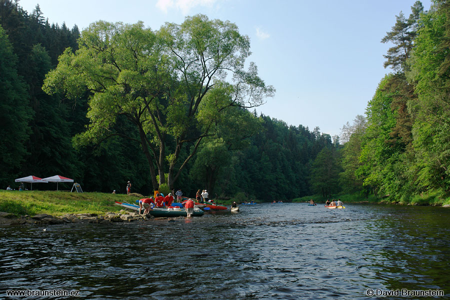 2006_0617_165040_vl_vltava_obcerstveni_pod_c_krumlovem