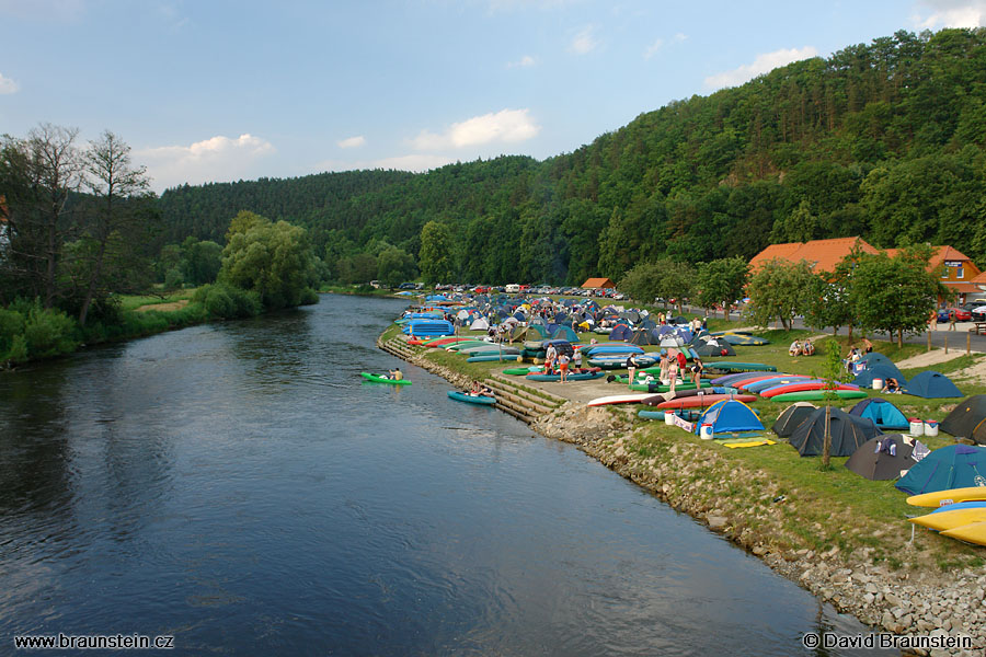 2006_0617_185332_vl_vltava_taboriste_ve_zlate_korune