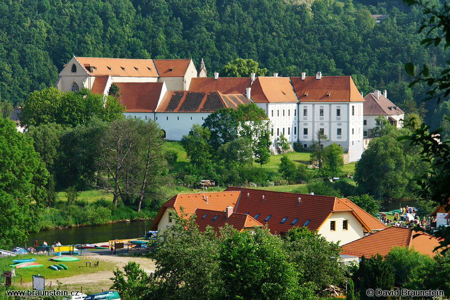 2006_0618_074151_vl_klaster_ve_zlate_korune