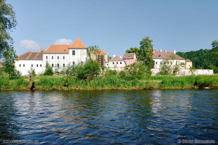 2006_0618_081858_vl_klaster_ve_zlate_korune