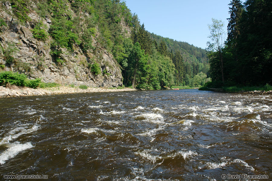 2006_0618_093521_vl_vltava_u_divciho_kamene