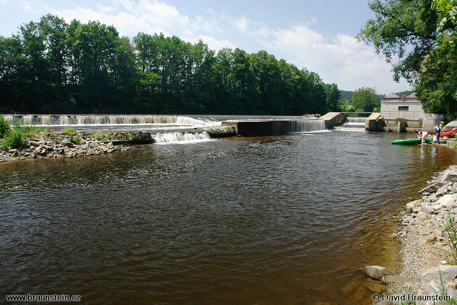 2006_0618_105413_vl_jez_nad_borsovem