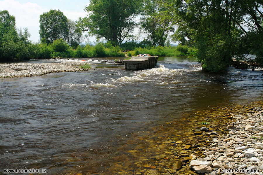 2006_0618_123039_vl_vltava_rozpadly_jez_nad_c_budejovicema