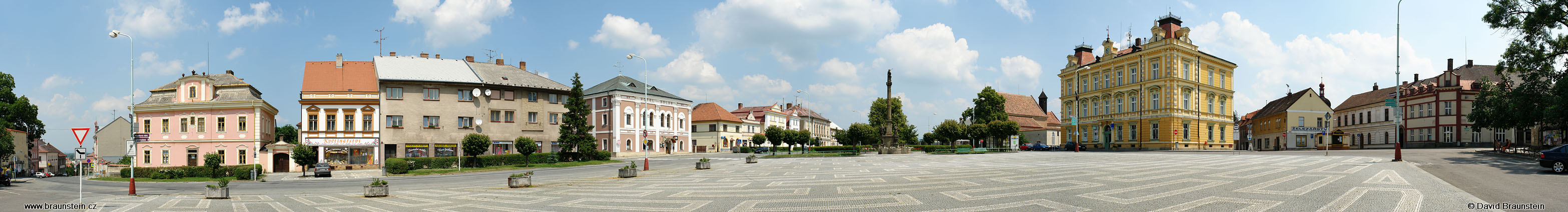 2006_0625_120741_op_namesti_v_opocne