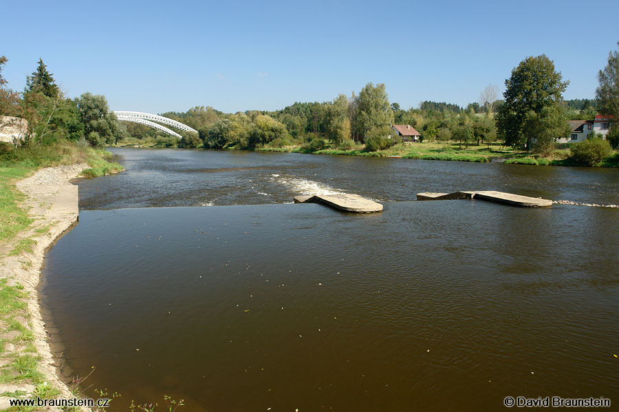 2006_0922_113827_jz_vltava_v_hnevkovicich