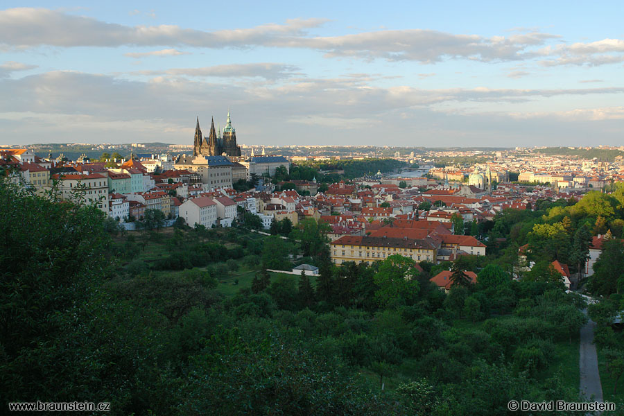 2007_0512_185456_ph_prazsky_hrad_mala_strana_z_petrina