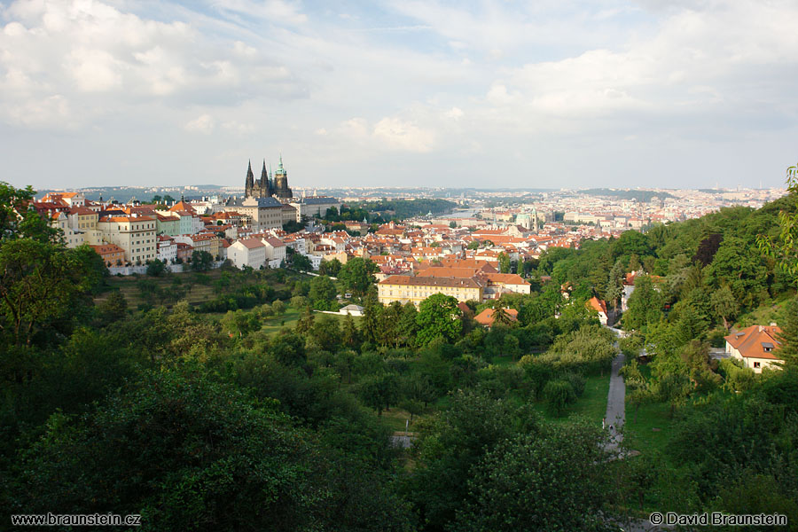 2007_0605_180108_ph_praha_od_strahovskeho_klastera