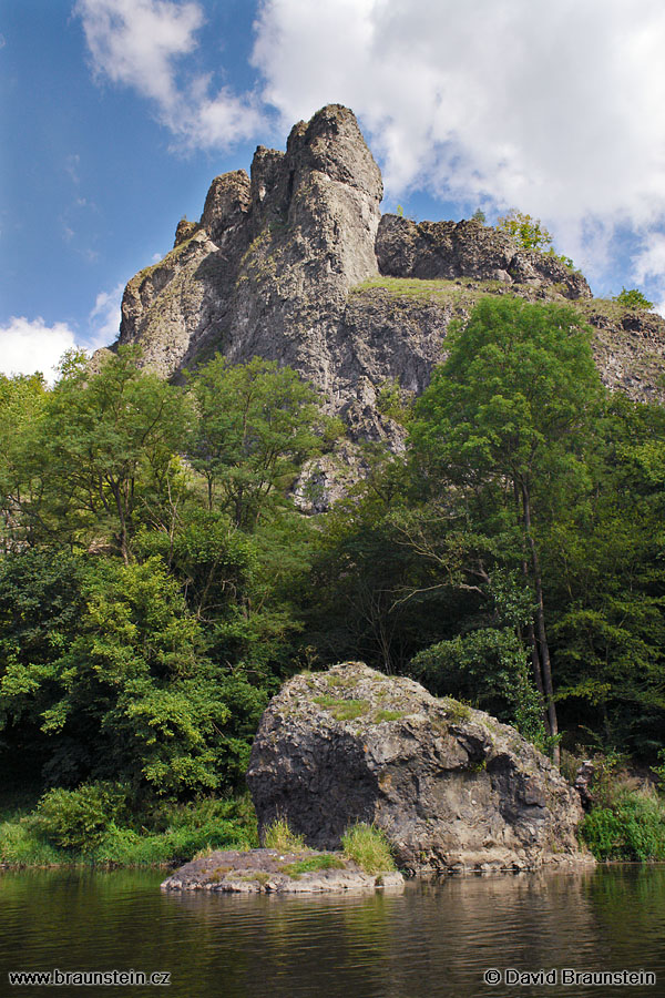 2007_0804_085858_be_berounka_pod_tyrovicema_certova_skala_71_1