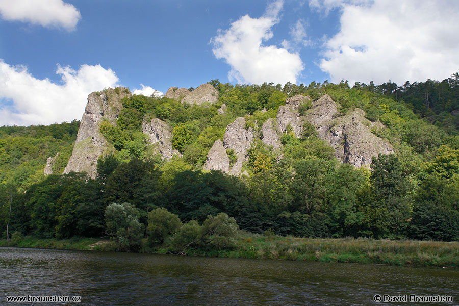 2007_0804_090416_be_berounka_pod_tyrovicema_certova_skala_71_0