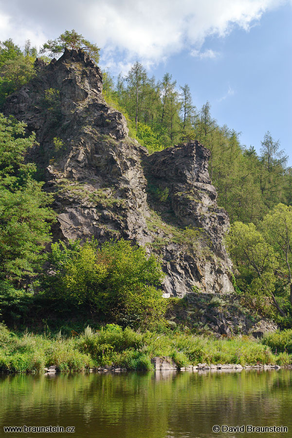 2007_0804_092049_be_berounka_nad_nezabudicema_knezska_skala_69_7