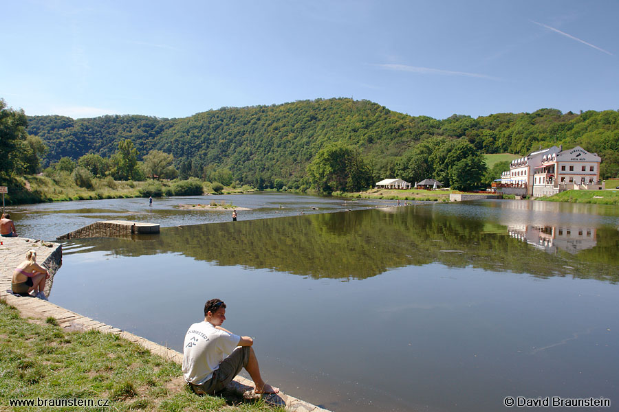 2007_0805_114233_be_berounka_jez_v_klucicich_24_3