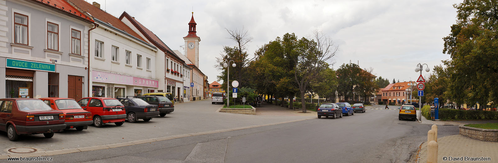 2007_0828_115607_zc_namesti_v_novem_straseci