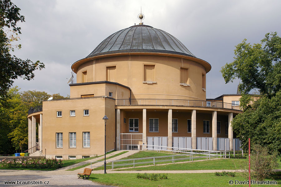 2007_0902_105419_ph_planetarium_praha_