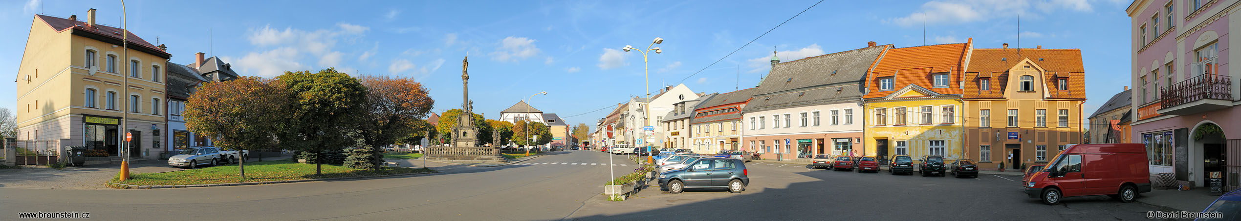 2007_1008_150433_se_namesti_v_jablonnem_v_podjestedi