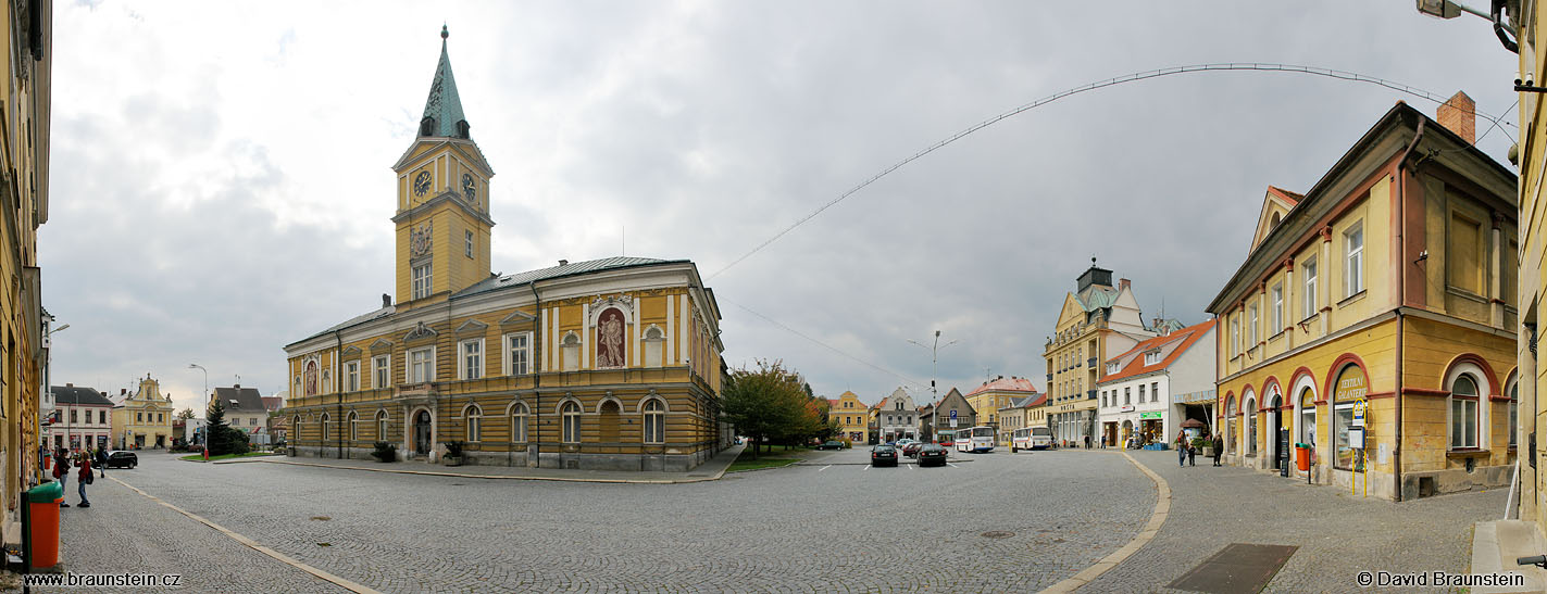 2007_1009_121503_se_namesti_v_mnichove_hradisti