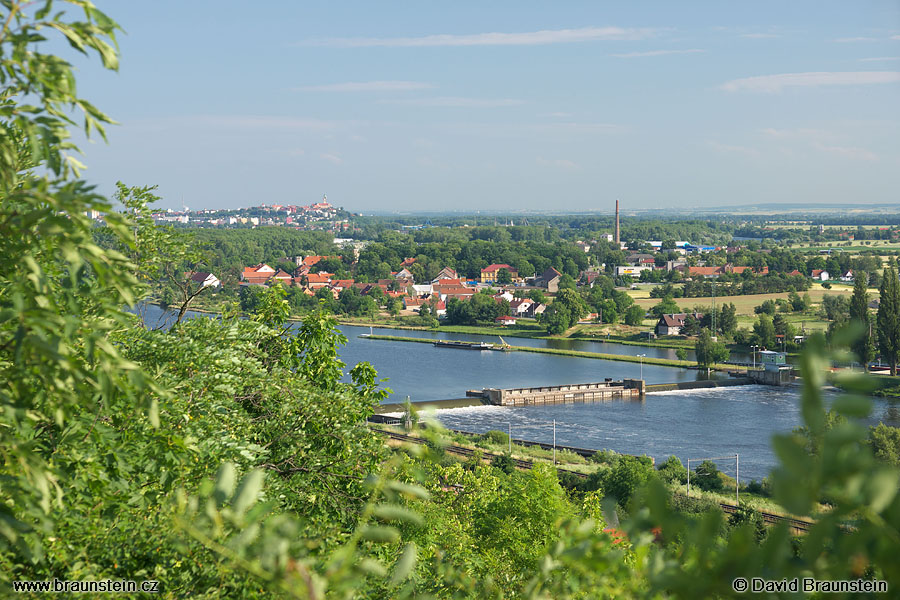 2008_0621_175527_ko_p_od_libechovskeho_kostelika_na_melnik_jez