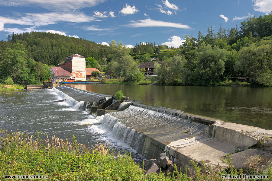 2008_0720_162917_kr_jez_na_berounce_81_8_u_zvikovce