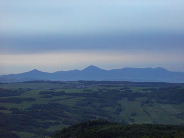 pohled z Děčínského Sněžníku na JJZ - České Středohoří, Milešovku