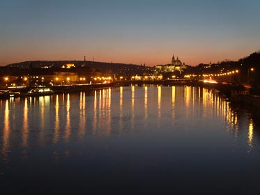 Petřín, Pražský hrad za soumraku