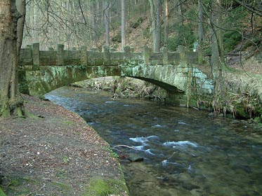 kamenný most na Křinici
