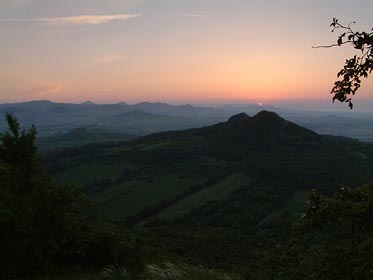 východ částečně zatměného slunce