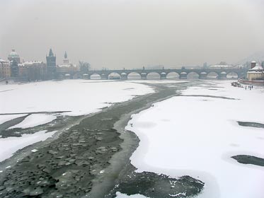 zamrzlá Vltava, Karlův most